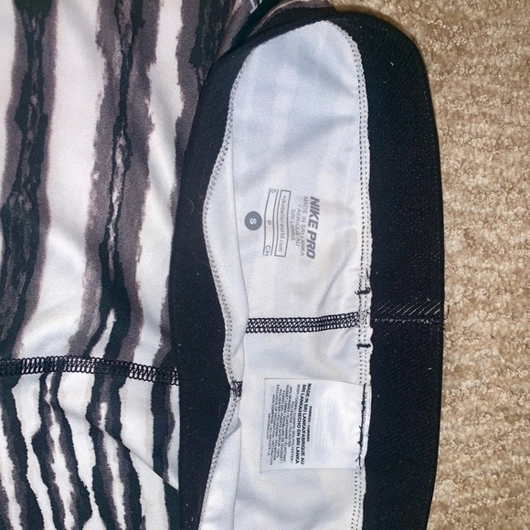 Nike Pro Dri-Fit Crop Leggings - Picture 3 of 4